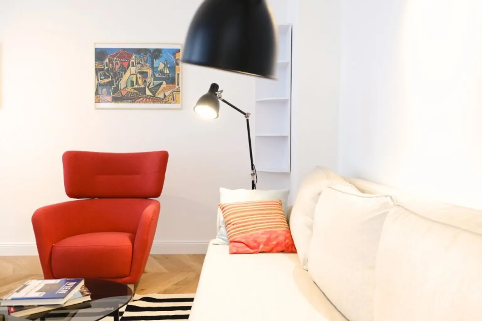 Wunderschöne und generalsanierte 2- Zimmer Altbauwohnung in Top Lage!!!