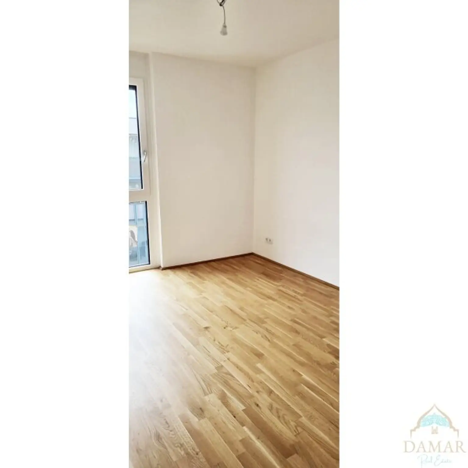 Traumhafte 4-Zimmer-Dachgeschoßwohnung mit großer 65m² Terrasse und Garagenplatz in 1220 Wien – Jetzt zugreifen!