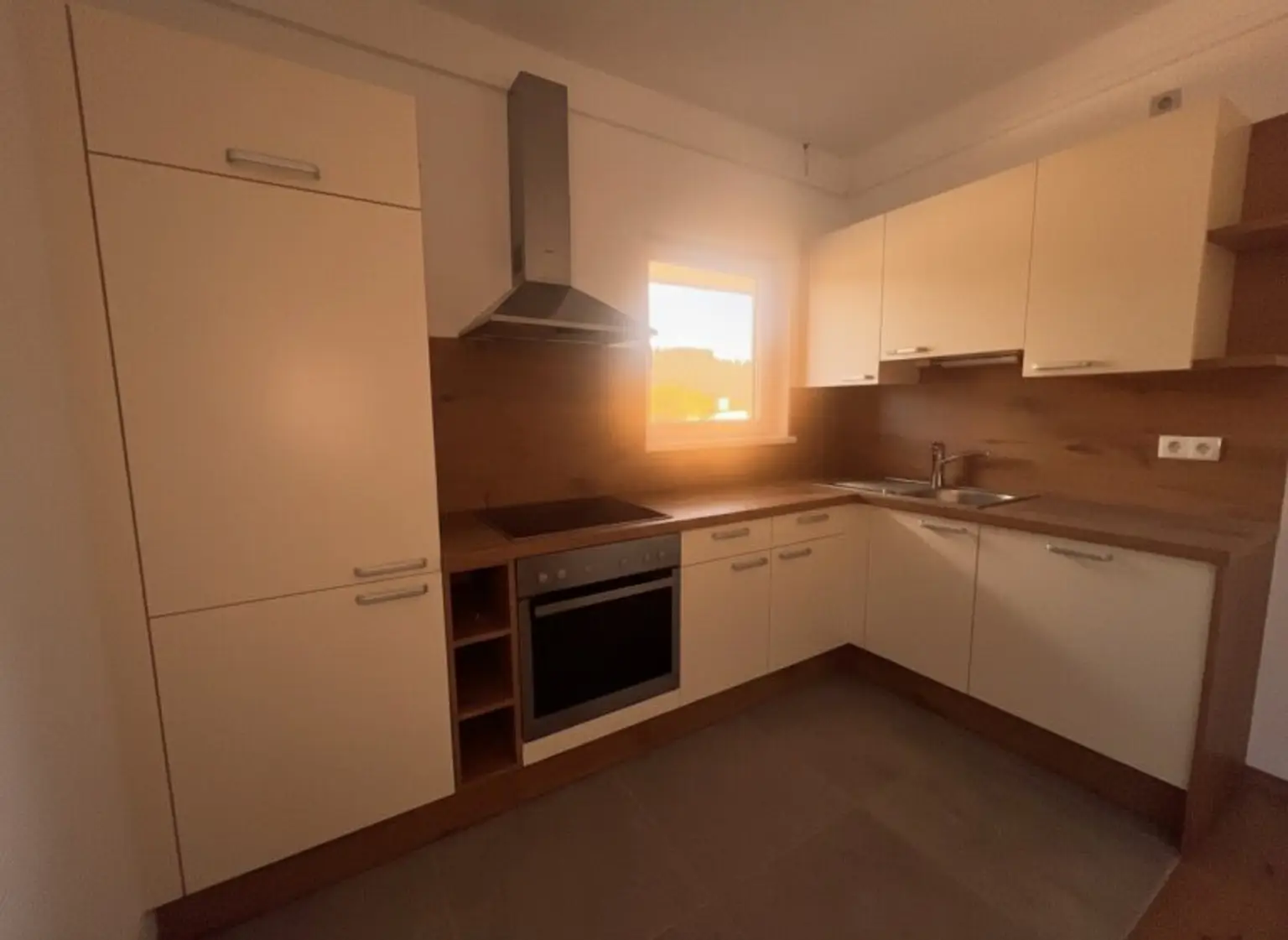 Lichtdurchflutete 5-Zimmer-Wohnung mit 2 Balkonen, 2 Bädern & neuer Küche – barrierefrei, zentrumsnah & top angebunden!