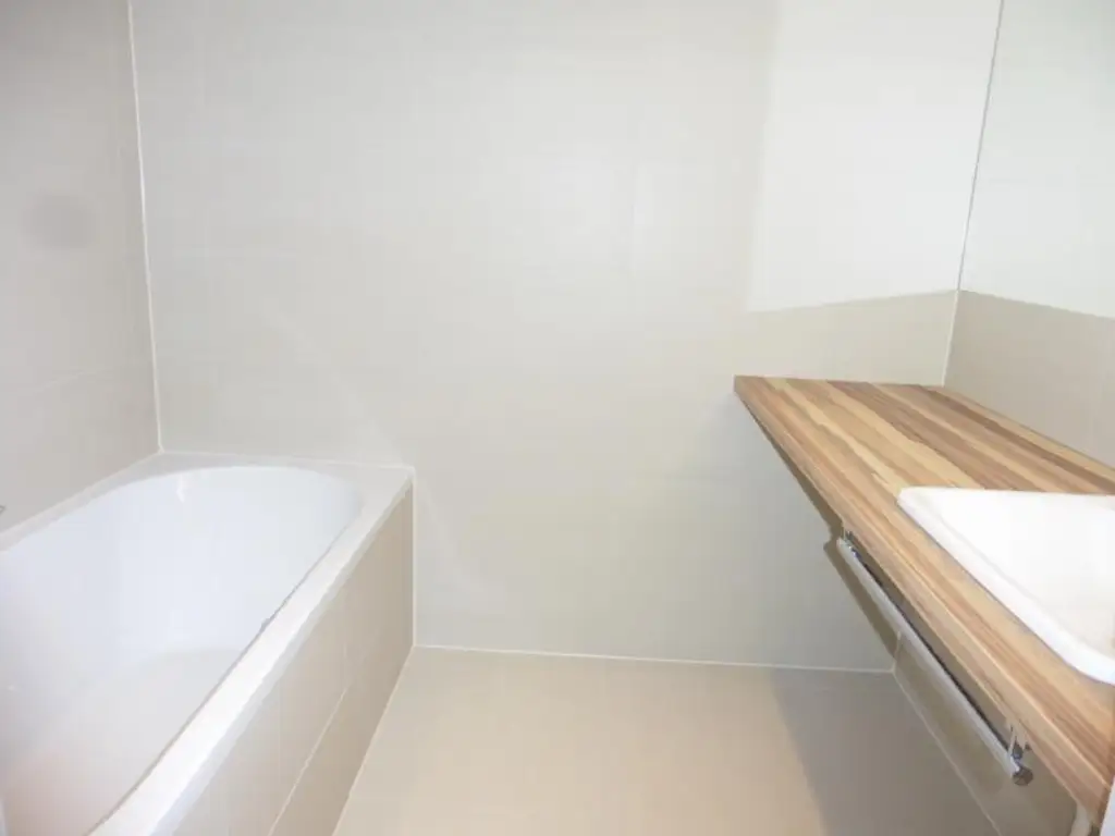 TOP-moderne Neubauwohnung mit toller Ausstattung (Baujahr 2016) - Grenze 5. Bezirk