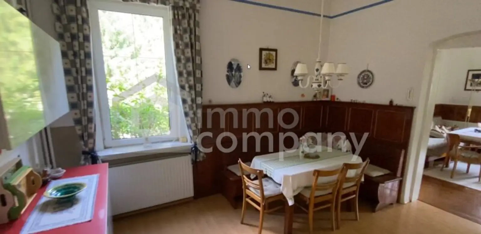 Elegantes Landhaus mit privatem Waldstück