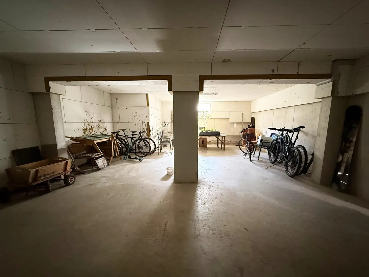 Allgemeiner Raum Keller