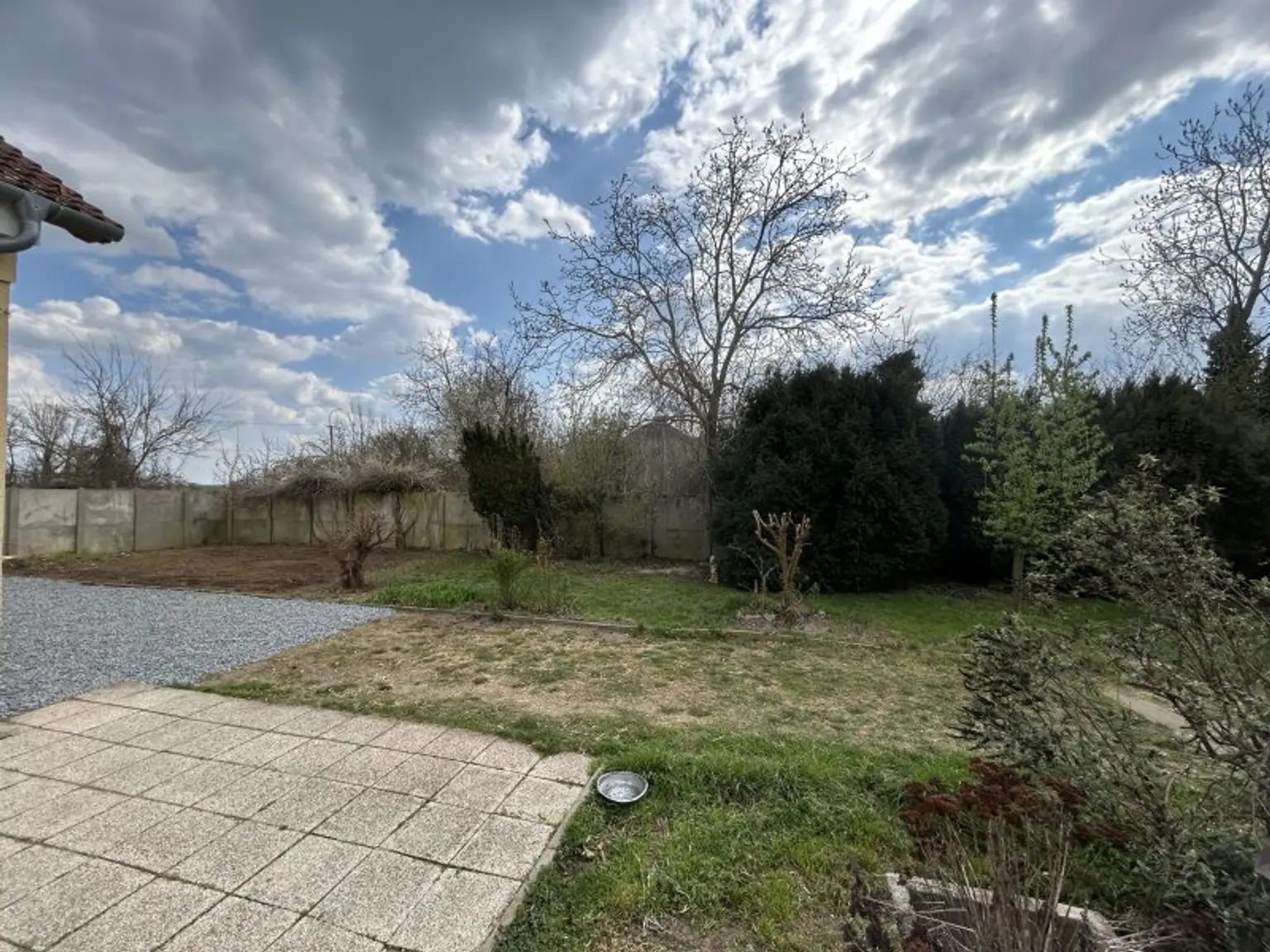 +++ Charmantes Landhaus mit großem Grundstück – in Szakony (Ungarn) +++