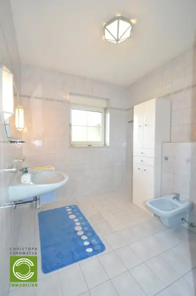 CHRISTOPH CHROMECEK IMMOBILIEN - PERCHTOLDSDORF - Erstklassiger Bungalow auf ruhigem Eckgrundstück!