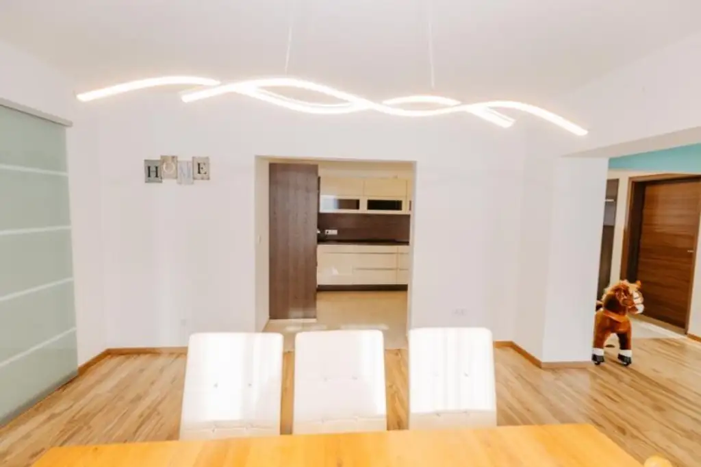 Verträumtes Bauernhaus neu adaptiert (2013) mit Toreinfahrt, Pool, Stadel und Schuppen