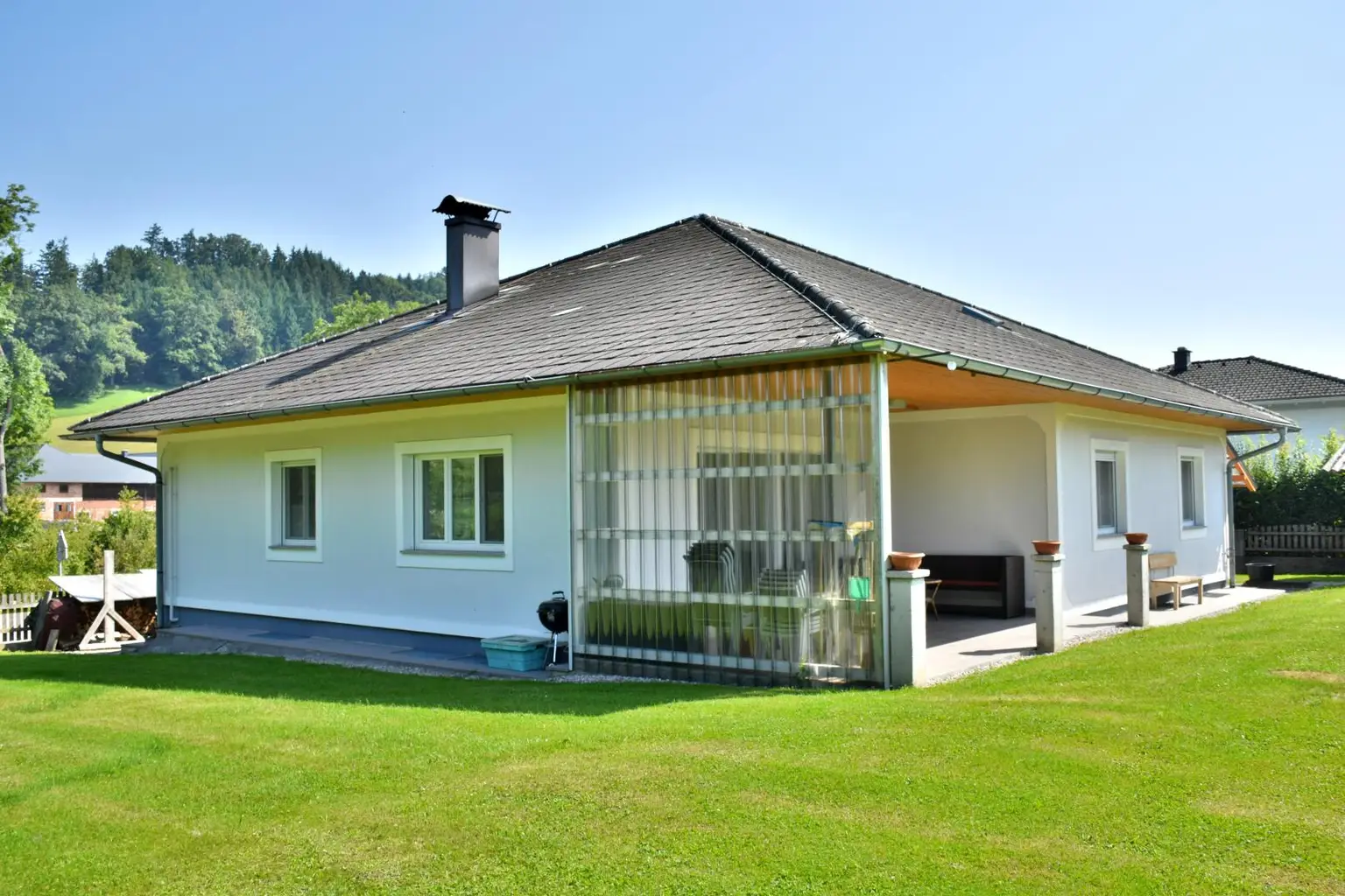 Vollunterkellerter Bungalow mit großem sonnigen Grundstück