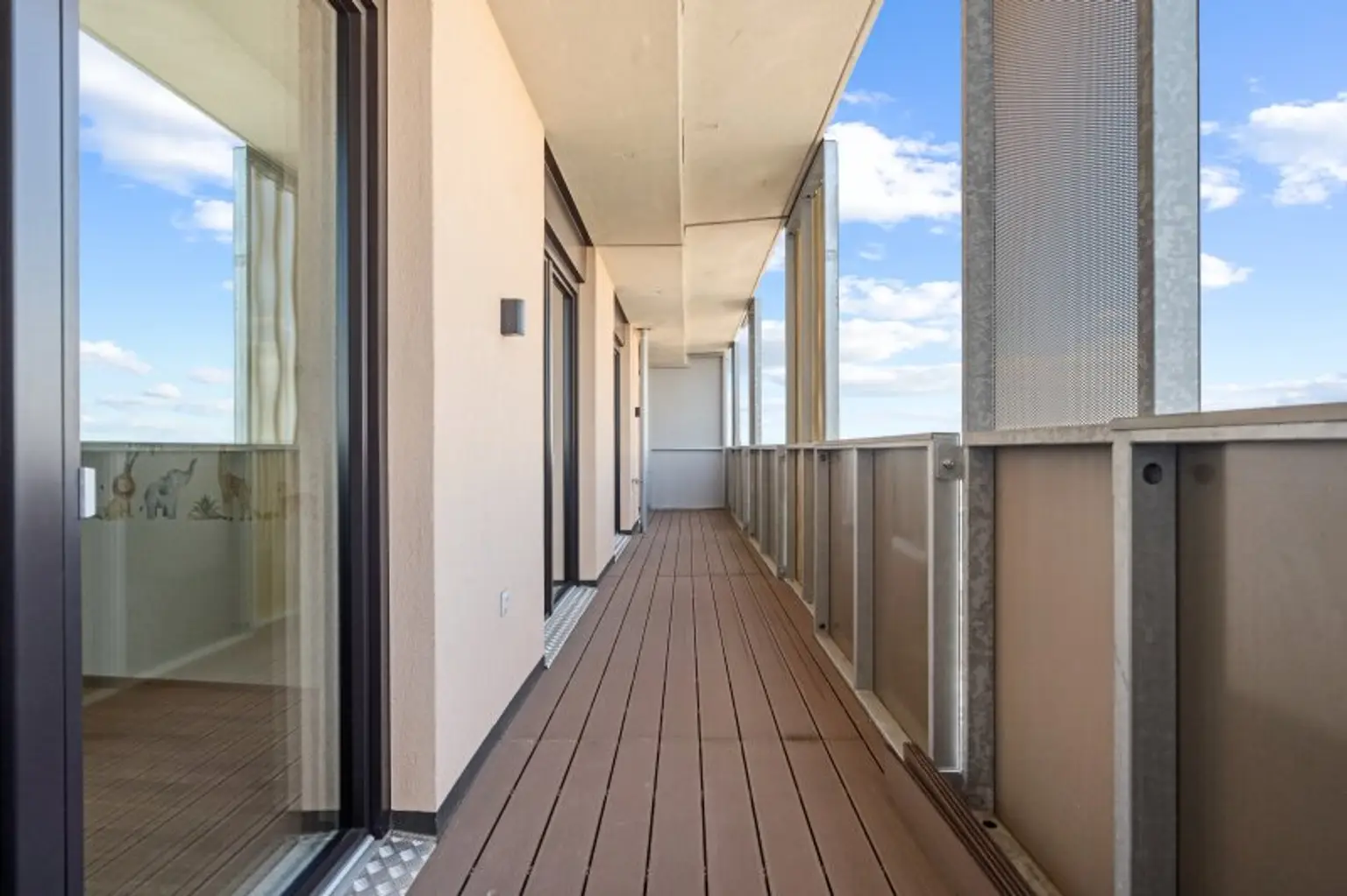 Q-Tower ! Moderne 3 Zimmer mit Balkon & Stellplatz/ +++RE/MAX Trend+++