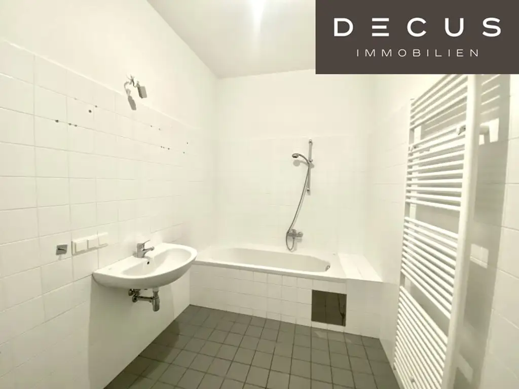 * AB DEZEMBER * 2 ZIMMER WOHNUNG * MIT BALKON * NÄHE HAUPTBAHNHOF UND KEPLERPLATZ * TOP INFRASTRUKTUR