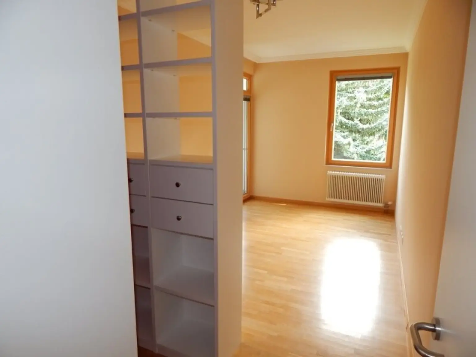Helle und ruhige - Top ausgestattete Wohnung mit 2 Loggien