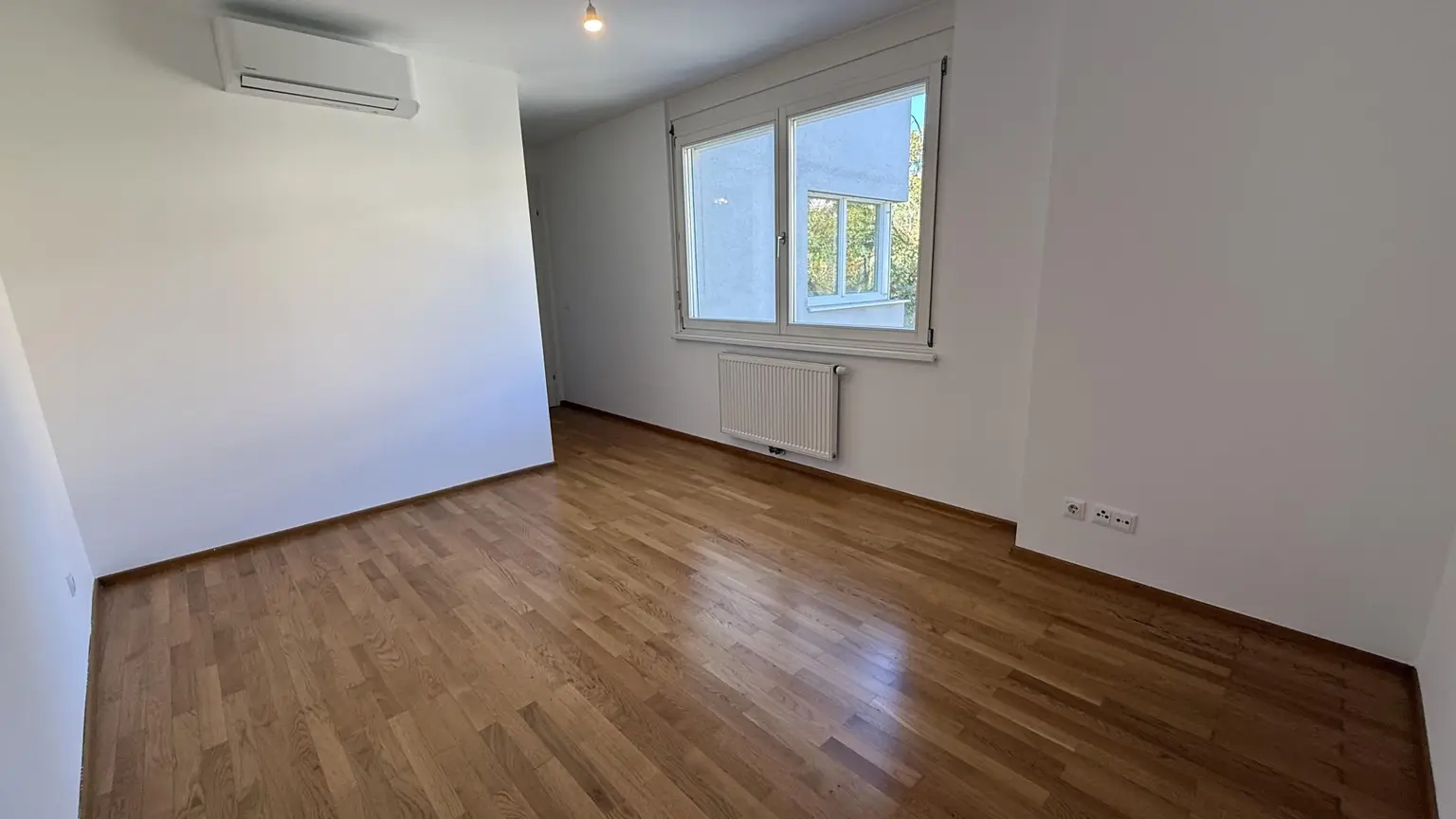 Top moderne, klimatisierte 4 Zimmer Neubauwohnung mit 2 Bädern und 16m² Balkonfläche!!!