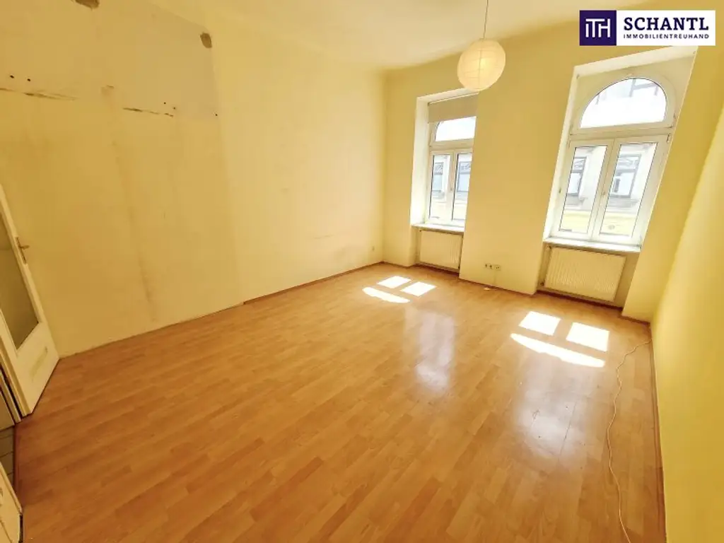 Ein Zuhause, das nach Ihrer Handschrift verlangt! Entzückende Altbauwohnung mit Sanierungsbedarf + Traumhaft schönes Haus + Perfekte Infrastruktur und Anbindung! Jetzt zugreifen!