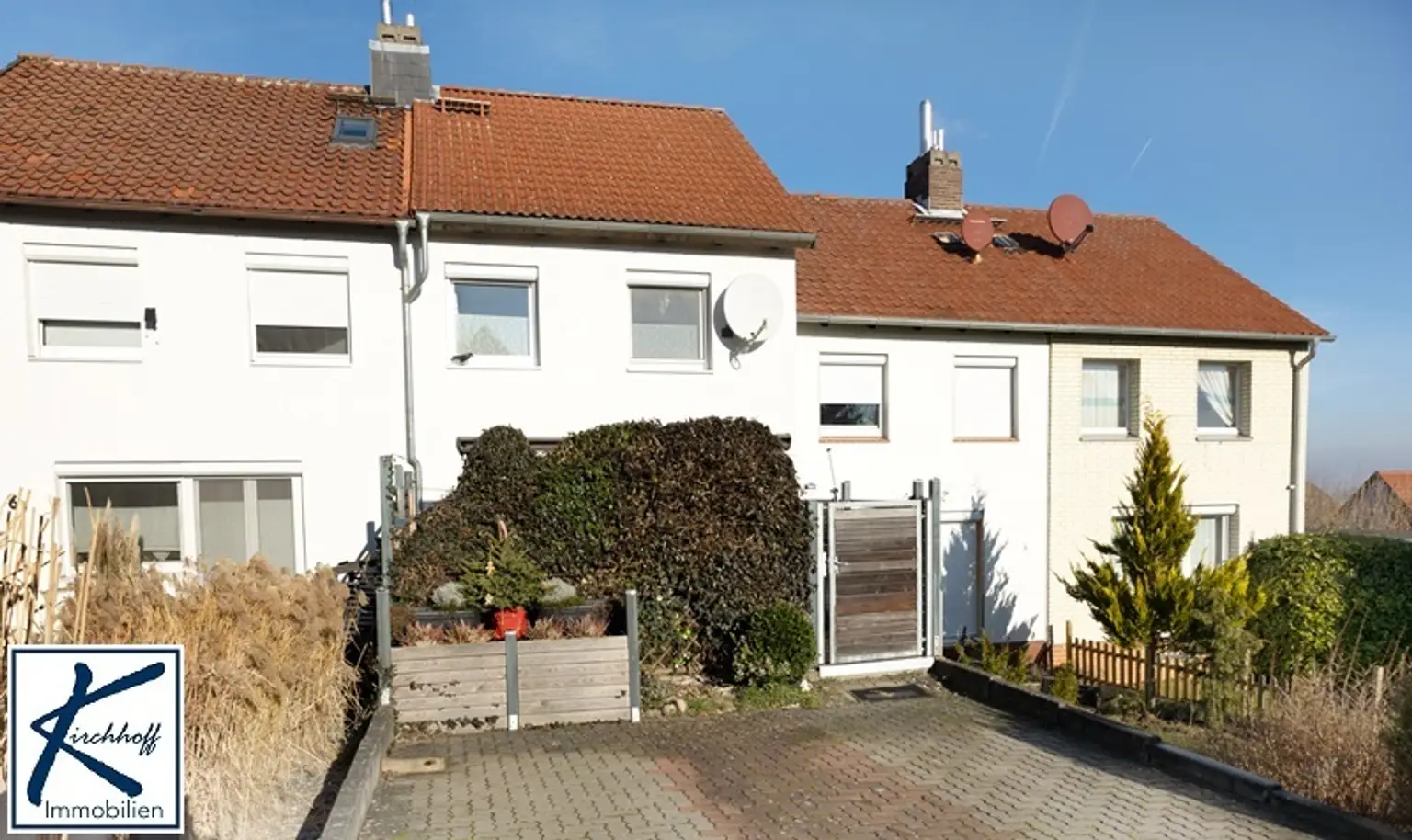VERKAUFT: Ihr neues Zuhause: Reihenmittelhaus mit Terrasse und 2 Stellplätzen in Groß Döhren