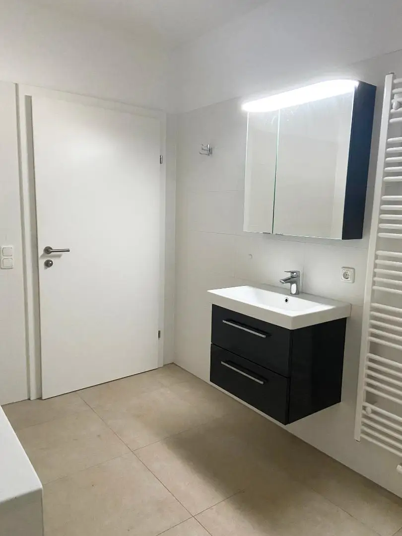 Moderne Dachgeschosswohnung inkl. Einbauküche und Loggia - Top A08
