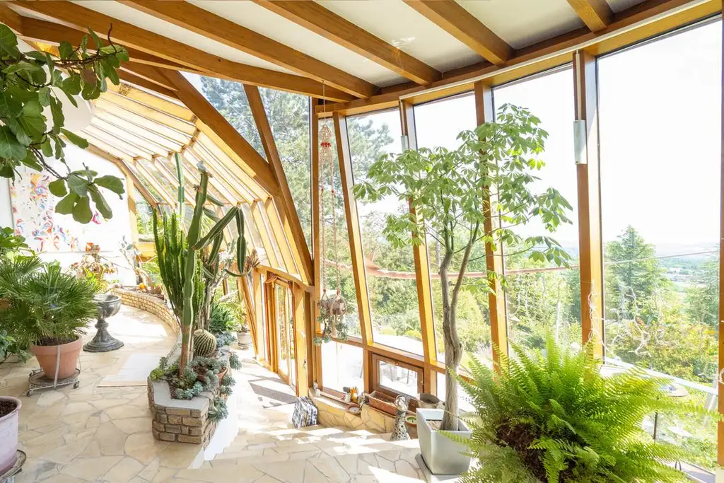 Uneinsehbares Wohnjuwel mit 7.984 m² Grundstück – einzigartiges Naturparadies mit herrlichem Panoramablick am Heuberg in Dietach!