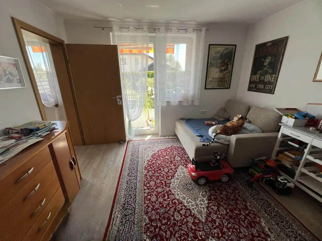 OPEN HOUSE! Großzügiges leistbares Wohnhaus mit 3 getrennte Wohneinheiten, Traumgarten, Doppelgarage und vielen Parkplätzen Tuffeltsham in Redlham