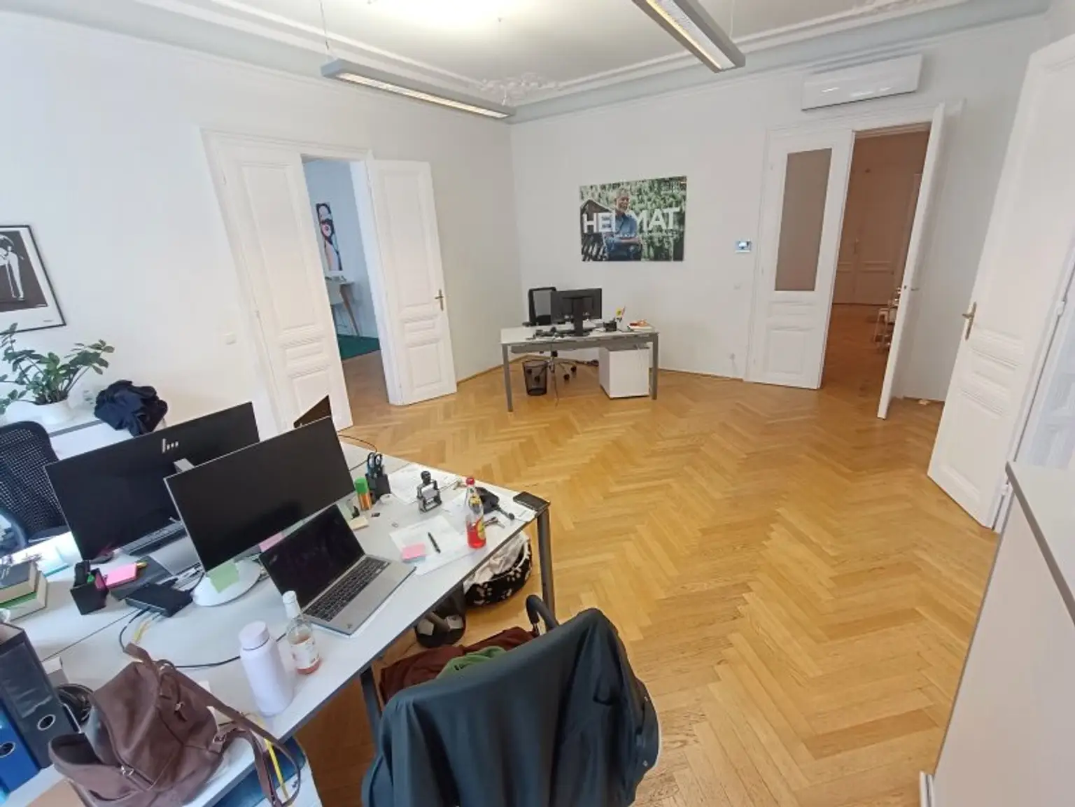 Großzügiges Büro mit Altbau-Charme im 1. Bezirk! Klimatisiert! 5 Räume! Jahrhundertwendehaus mit Lift! Nähe U2/U4 Schwedenplatz!