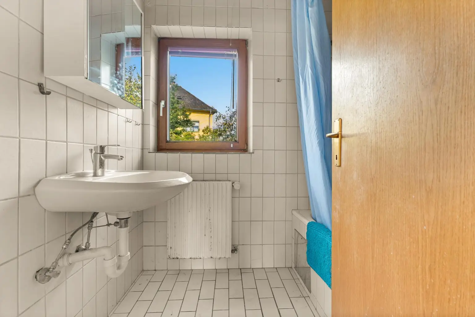 Renovierungsbedürftiges Haus mit großem Garten in Waidmannsdorf