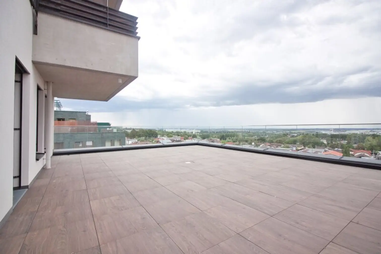 65m2 Terrasse | 3-Zimmer-Wohnung mit Terrasse und Balkon