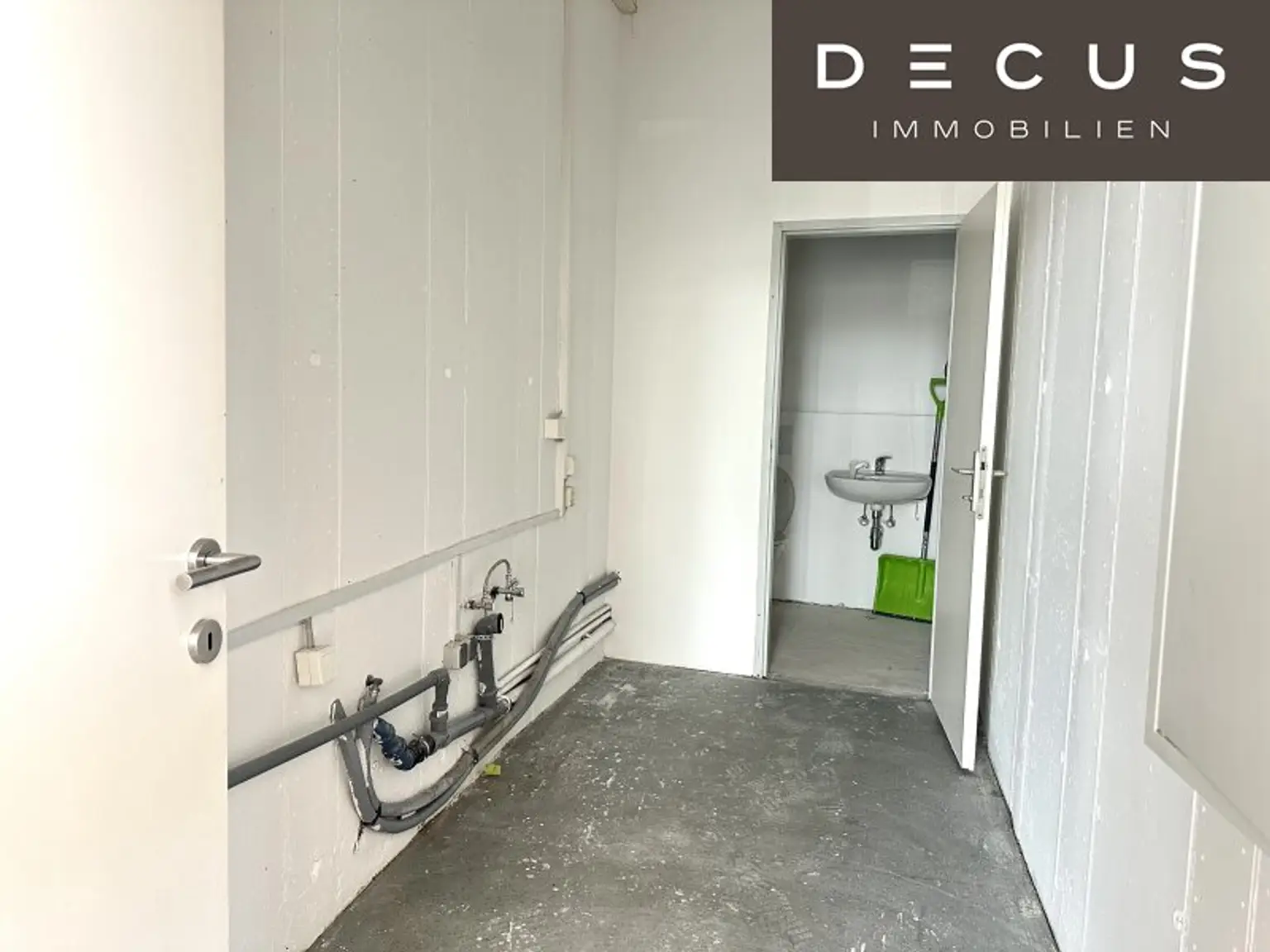 + + + DC-BOX | gekühlte Büro- oder Geschäftsfläche an der U1 + + + DONAU CITY + + +