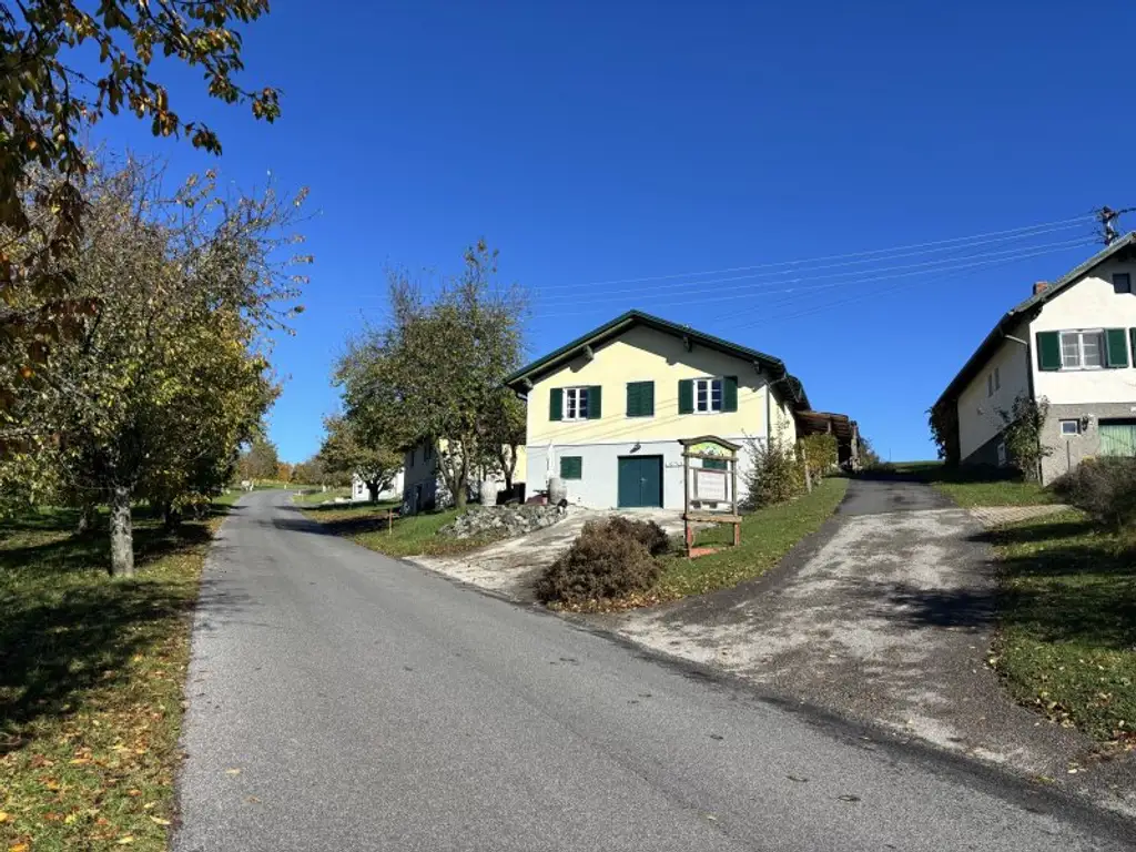 ** LEGENDE IN DER WEINIDYLLE ** D. Ehrensdorf !! Gepflegtes Haus mit ca. 245 m2 Nfl. in gediegener Ortsrandlage - Hauptwohnsitz möglich !!