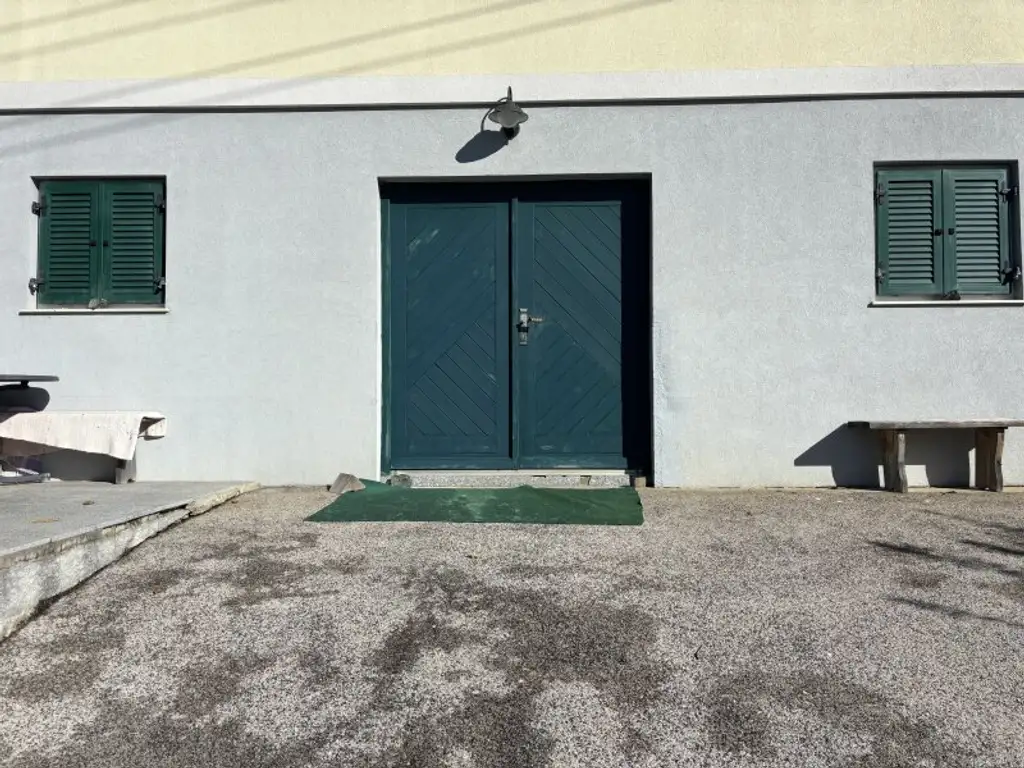 ** LEGENDE IN DER WEINIDYLLE ** D. Ehrensdorf !! Gepflegtes Haus mit ca. 245 m2 Nfl. in gediegener Ortsrandlage - Hauptwohnsitz möglich !!