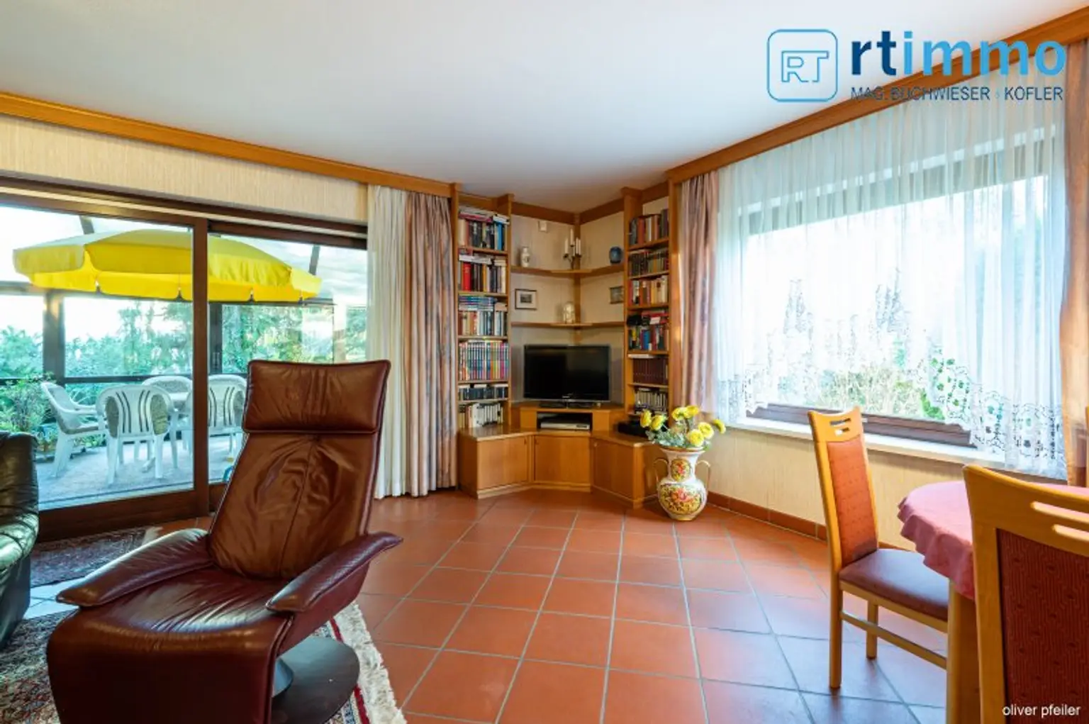 SCHÖNES FAMILIENHAUS mit Wintergarten und Garage in ruhiger Lage zu mieten!