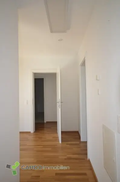Maissonette, Attraktive Gewerbefläche zu vermieten – ca. 260 m², Nähe UNO City & U-Bahn