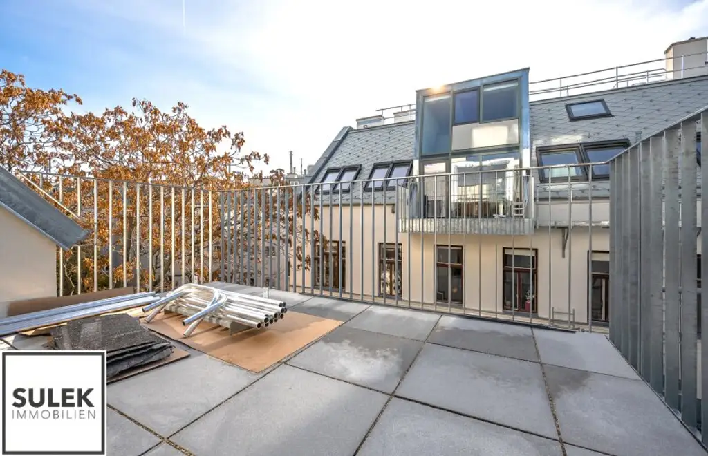 lichtdurchfluteter DG-Erstbezug mit offener Galerie und hochwertiger Ausstattung