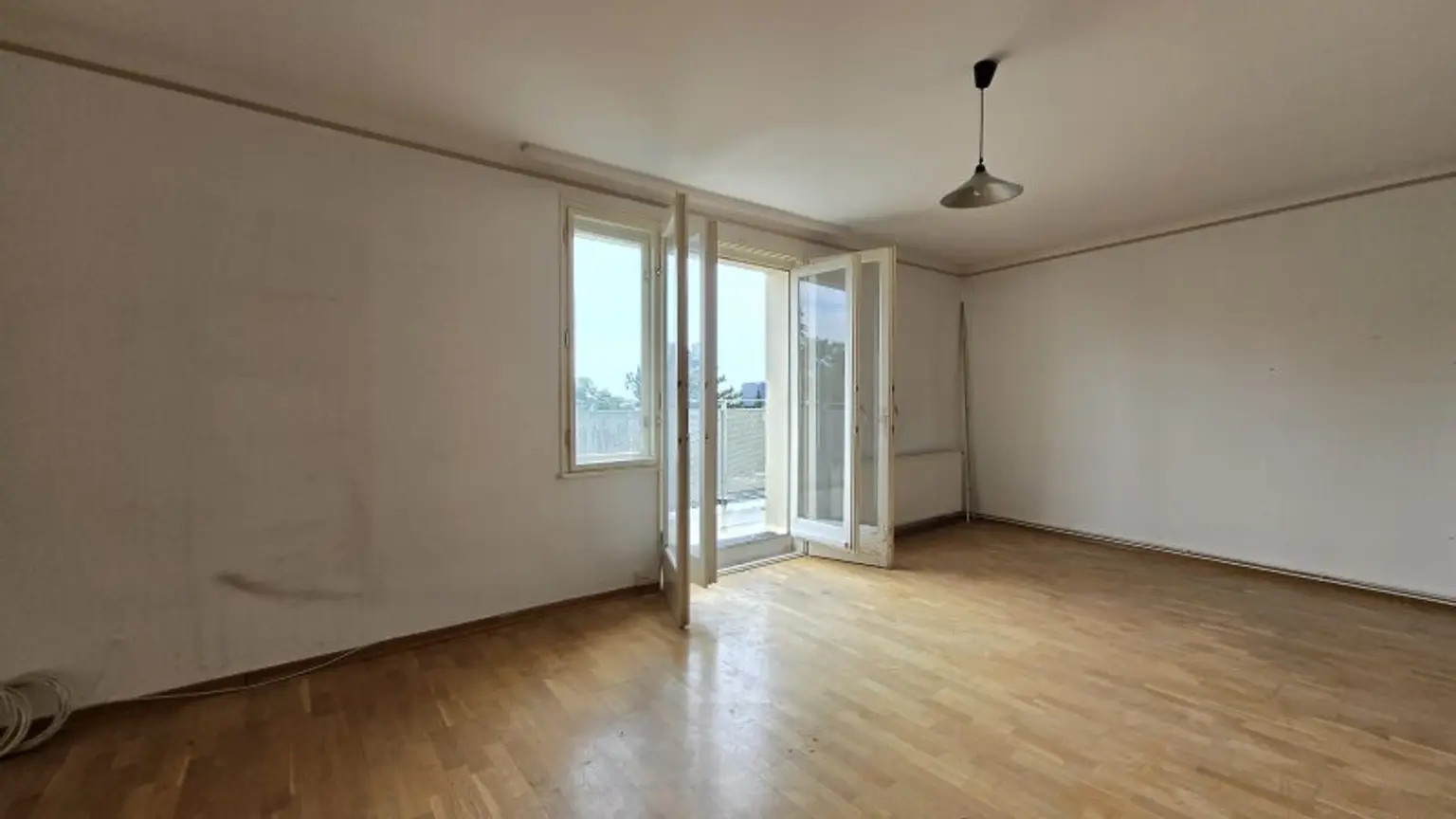 Traumhafter Grün-/Fernblick: 1-Zimmer-Wohnung mit Balkon - 4.Liftstock