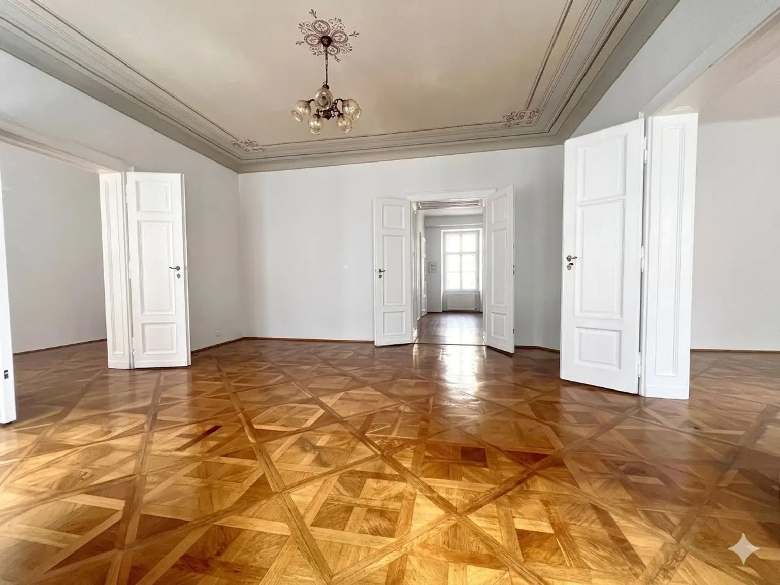 Ung (12)m | ++ BESTE LAGE - Wien Mitte ++ ALTBAUWOHNUNG mit VIER Zimmern | Prima Service Immobilien