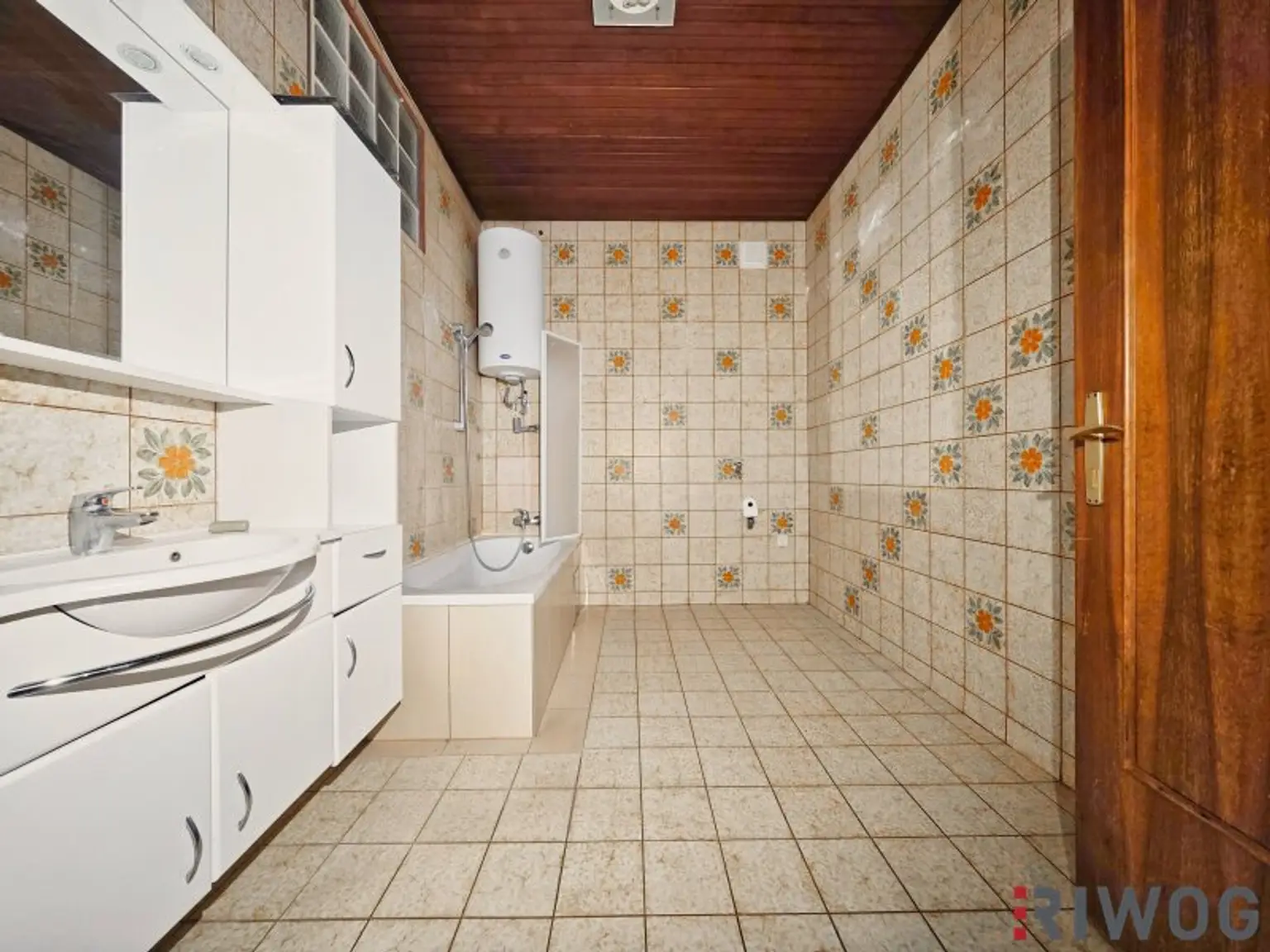 153m² Büro/Studio/Vereinsräume mit Balkon | direkt bei Autobahn & Nahversorgern | optionale Parkplätze