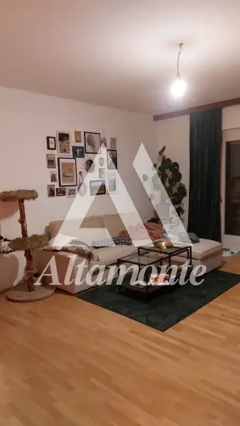 Helle 3-Zimmer-Wohnung im 3. Liftstock mit schöner Loggia - Nähe Augarten & Jakominiplatz, 8010 Graz