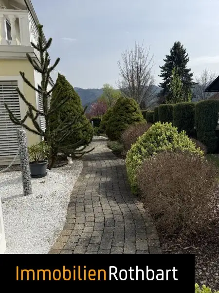 Wohnhaus mit Doppelgarage in bester Lage von St. Lorenzen!