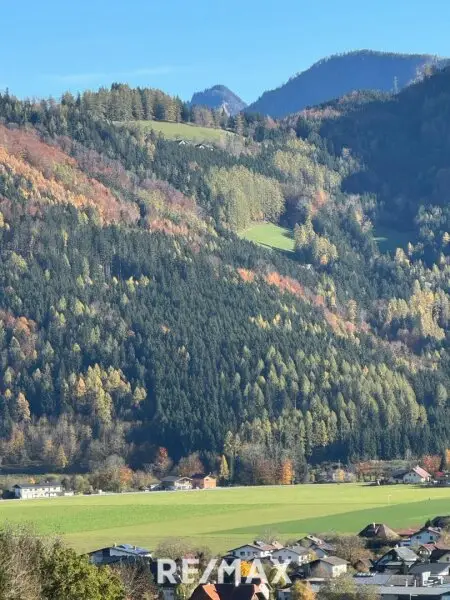 von der gegenüberliegenden Seite