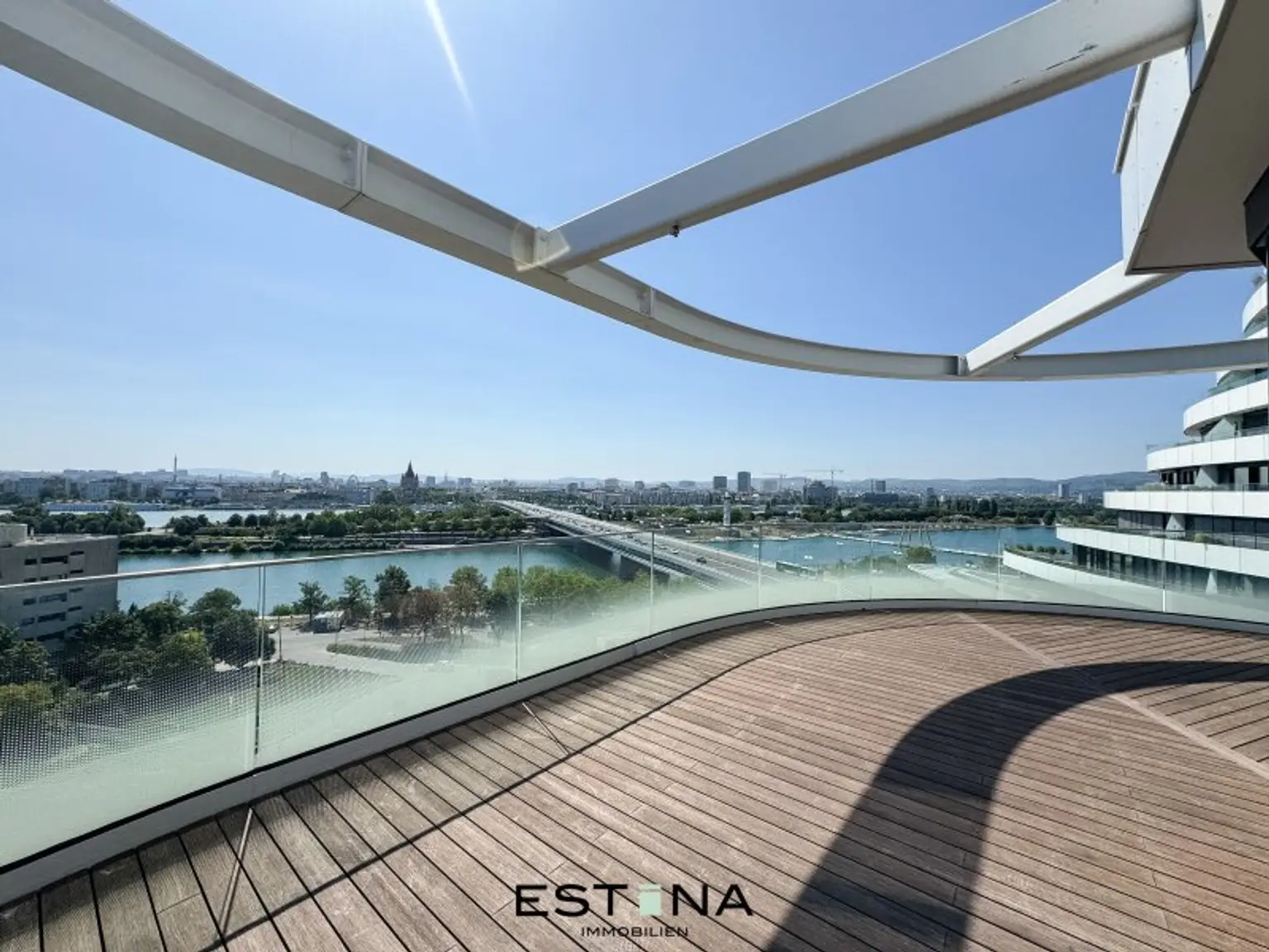Familientraum mit Blick über Wien - Neubauwohnung Nähe "UNO City"