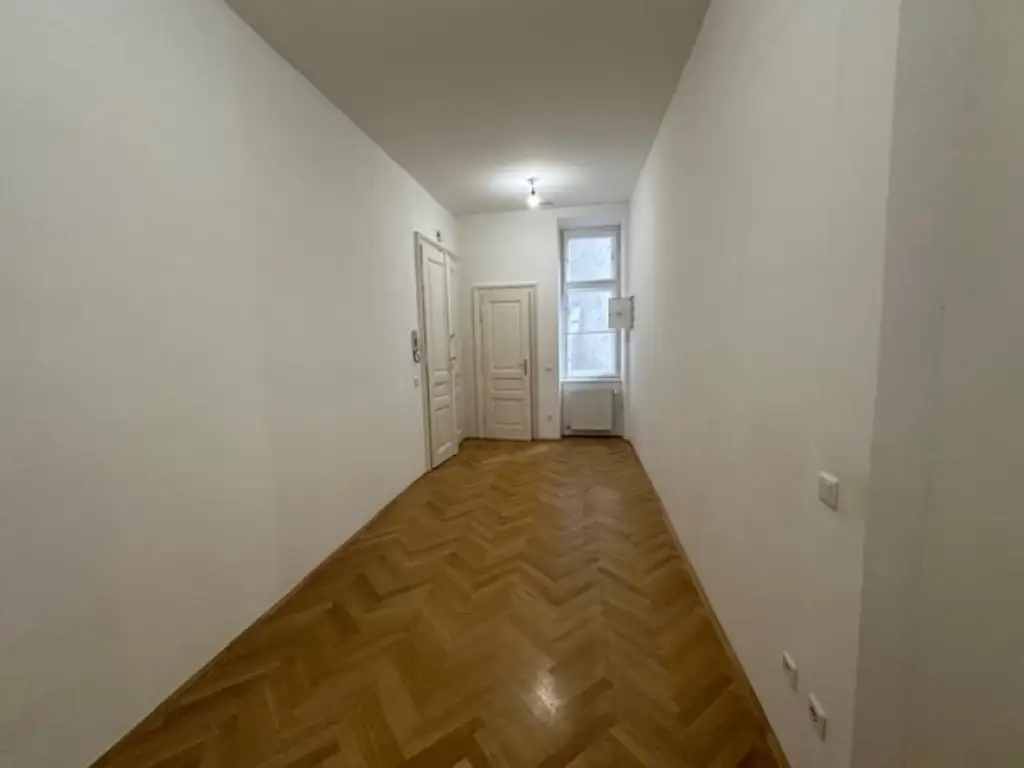 Großzügige Altbauwohnung im Herzen des 2. Bezirks!