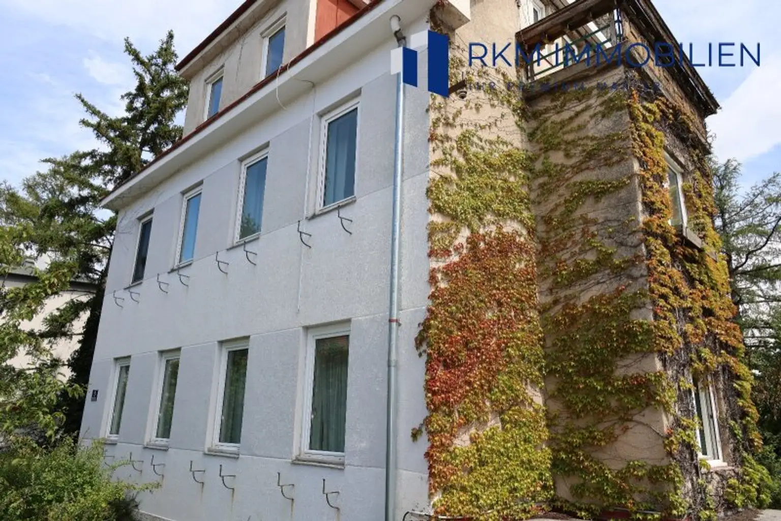 Traumhaftes Einfamilienhaus in Wien 1230: 9 Zimmer, Garten, Balkon und Garage!