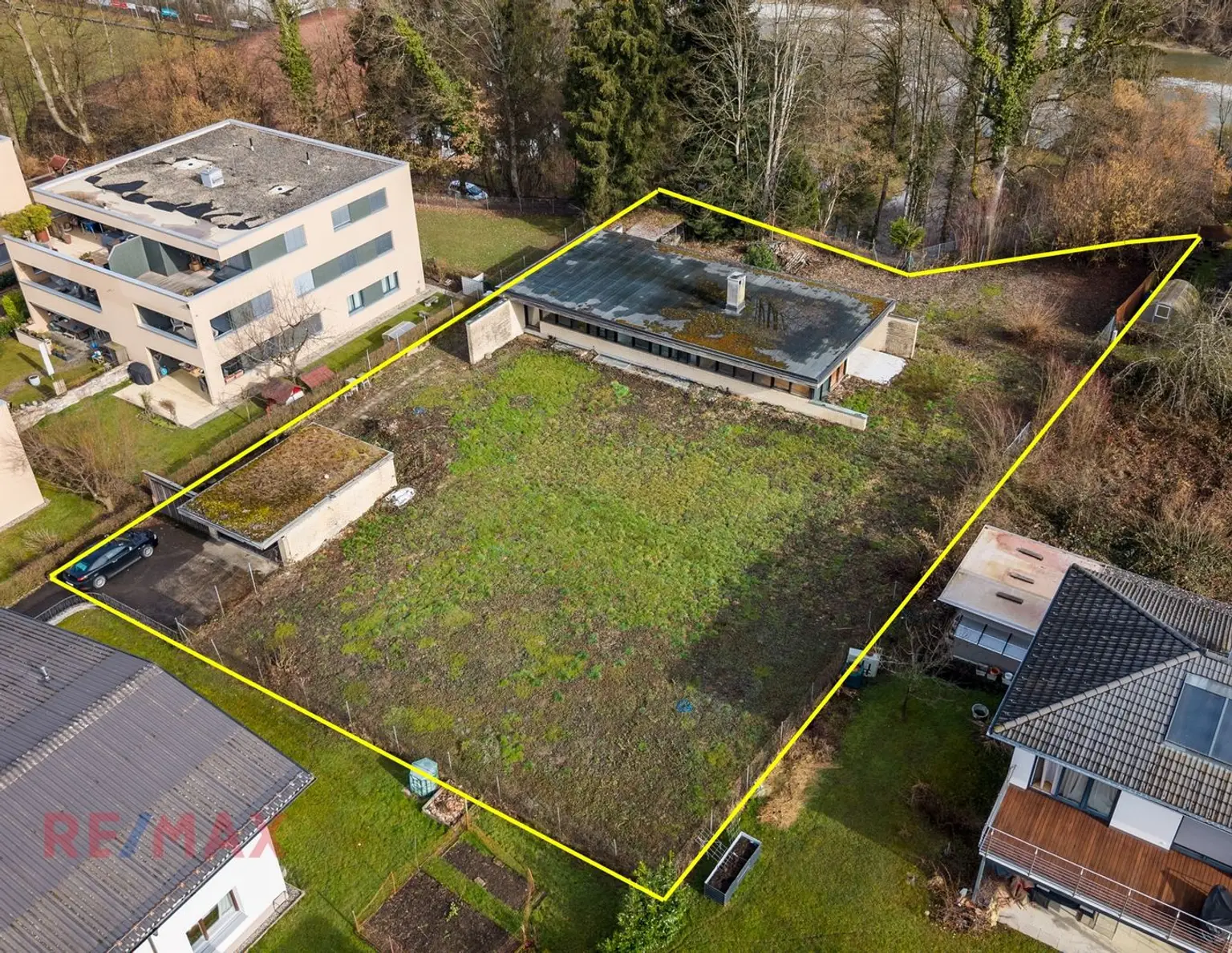 Großes Grundstück in Wolfurt mit Bungalow, der auf hoch motivierte Heimwerker wartet