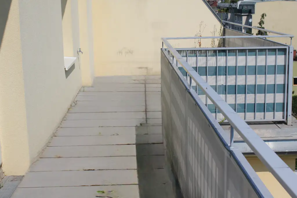 "33 m² Dachterrasse mit Wohnung"