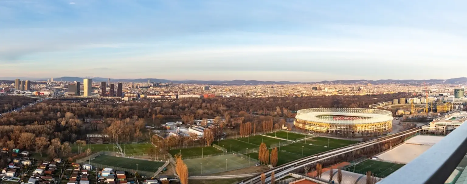 Top 358 -3 Zimmer ERSTBEZUG mit Freiflächen/CITY FERNBLICK - mit Fitness-Club im Haus!