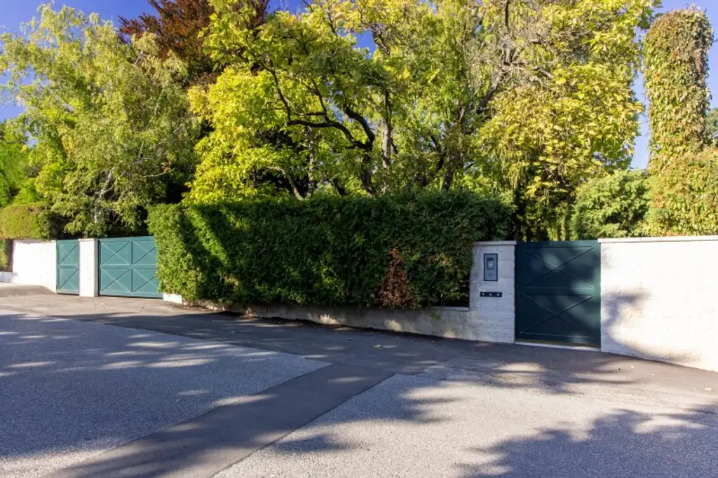 Familienheim mit Privatsphäre - Elegantes Wohnen in Harmonie mit der Natur