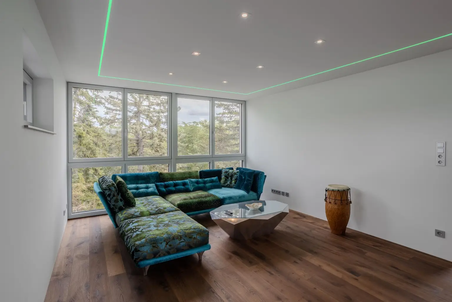 "Penthouse mit Sauna, Pools und eigenen Aufzug"