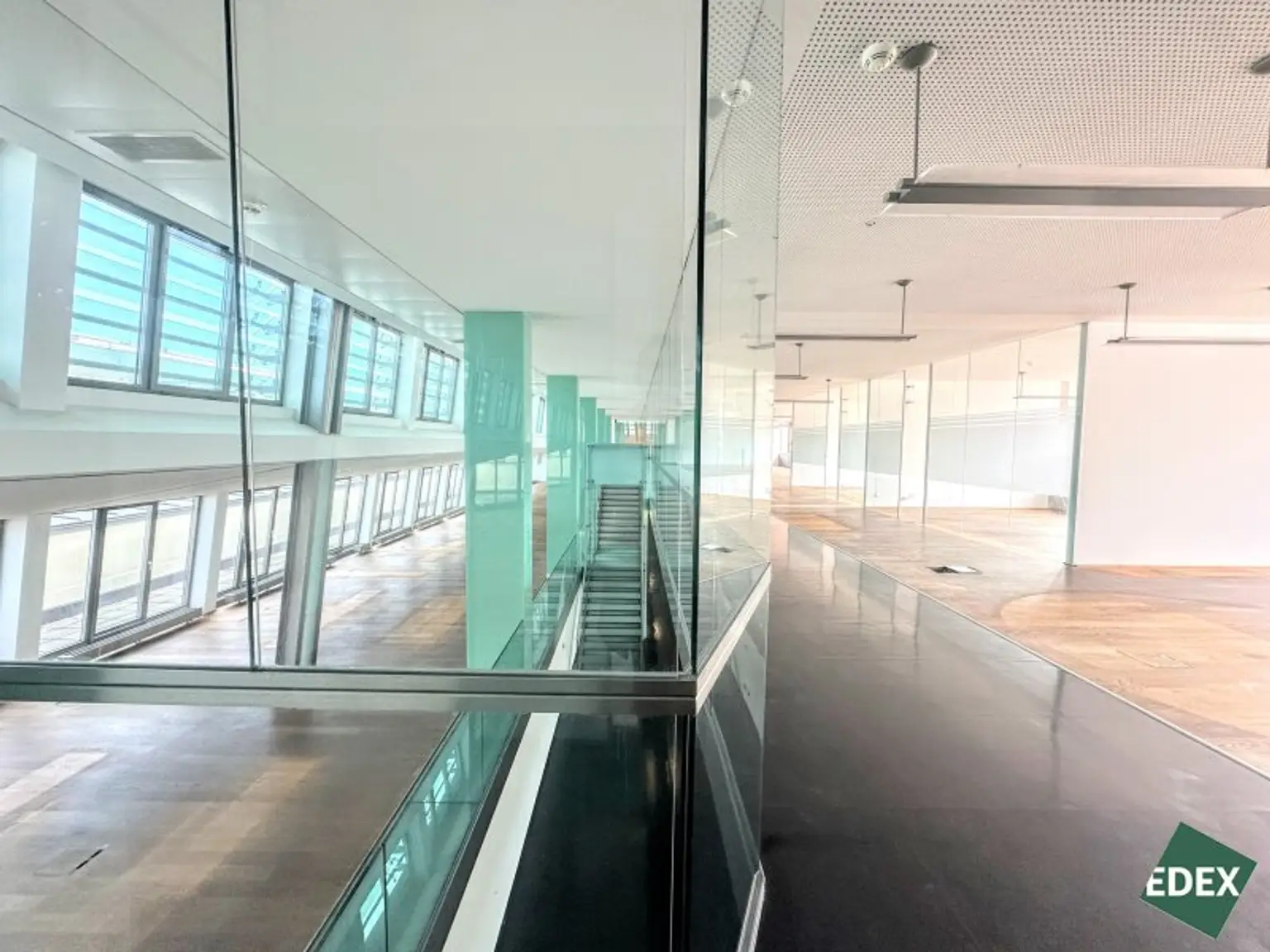 Repräsentatives DG-Maisonette-Büro samt Freifläche in der historischen alten Börse