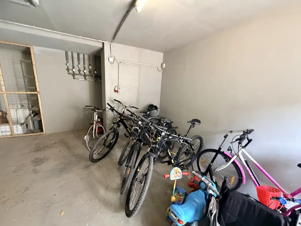 Traumhaftes Mehrfamilienhaus in Mistelbach – 3 Wohneinheiten, top gepflegt, mit Stadtblick und Weinkeller!