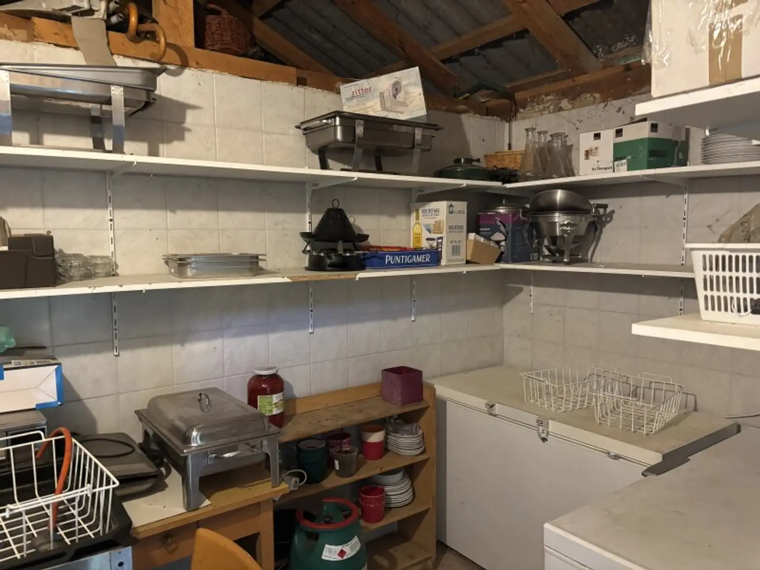 ** LEGENDE IN DER WEINIDYLLE ** D. Ehrensdorf !! Gepflegtes Haus mit ca. 245 m2 Nfl. in gediegener Ortsrandlage - Hauptwohnsitz möglich !!