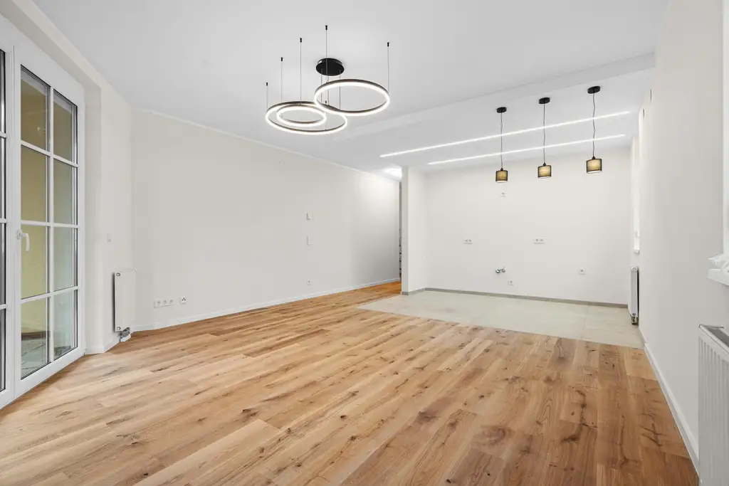 "Helle, Top-renovierte Eigentumswohnung mit Balkon & Garagenplatz – ruhig wohnen, zentral leben"