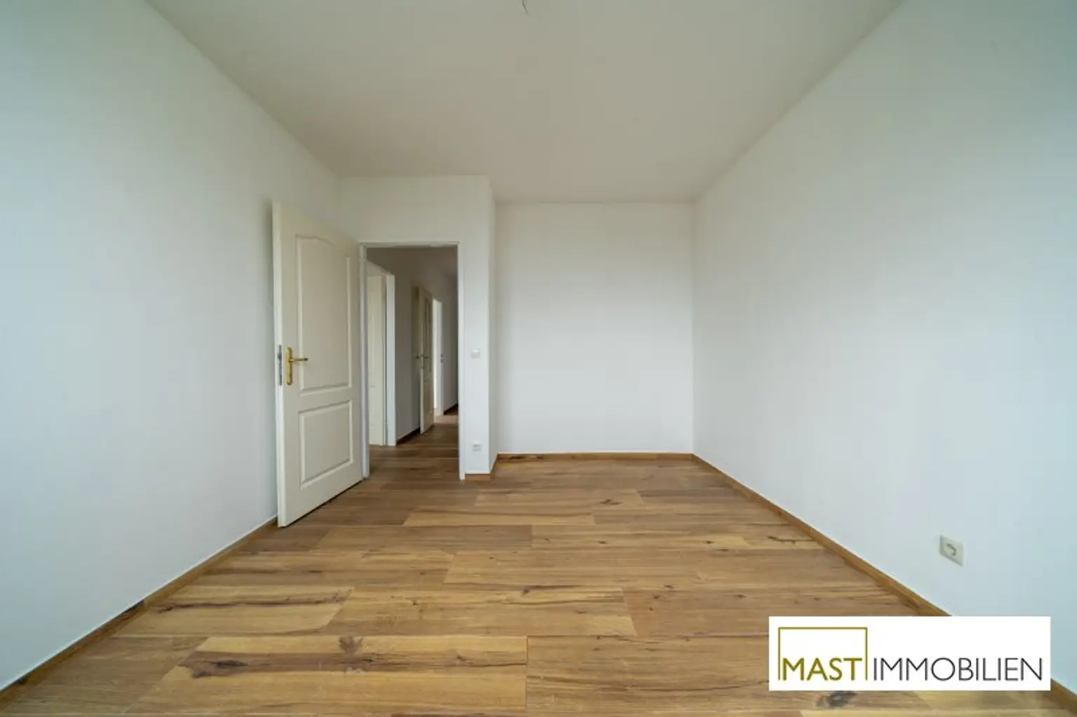 Zur Gänze sanierte 3 Zimmer-Wohnung mit großzügiger Loggia & Fernblick – Spitalgasse 1, Wiener Neustadt