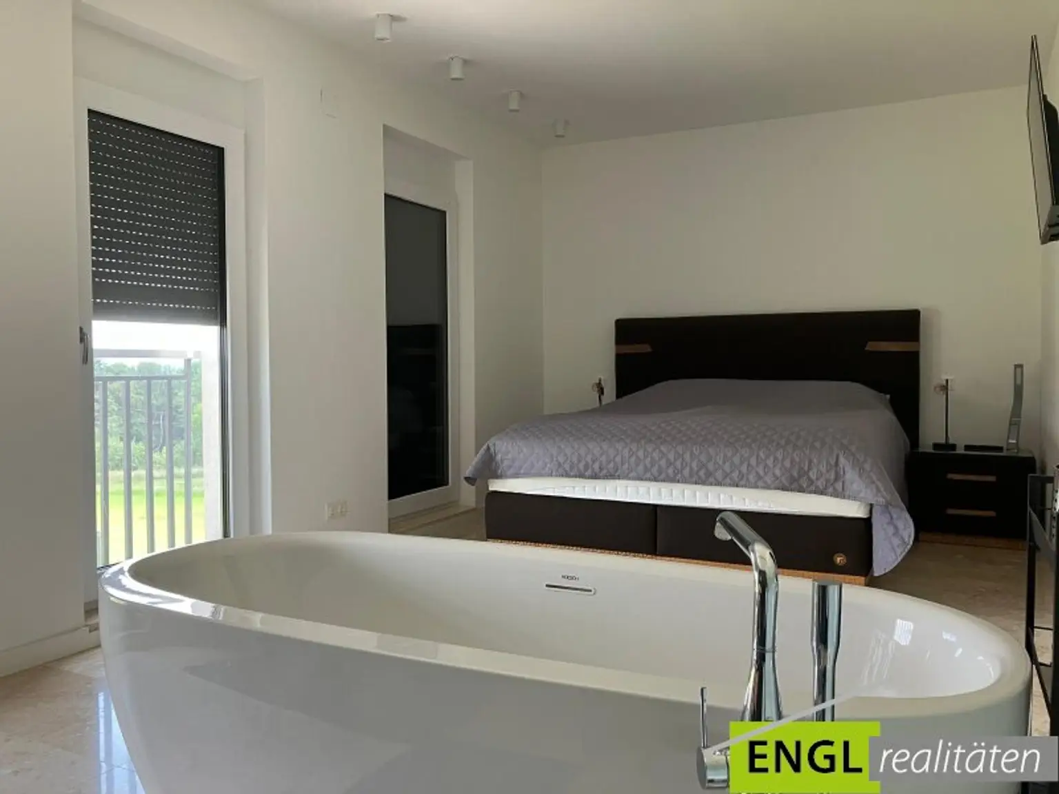 Schlafzimmer 2 mit Badezimmer