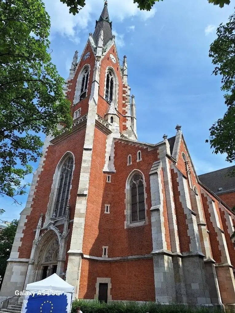"Traumwohnung mit Blick auf die St. Elisabeth Kirche"
