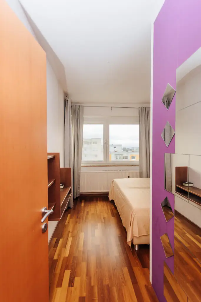 3-Zimmer-Wohnung mit Balkon, Lift, Parkplatz & Vollmöblierung – Sofortbezug in der Abstallerstraße